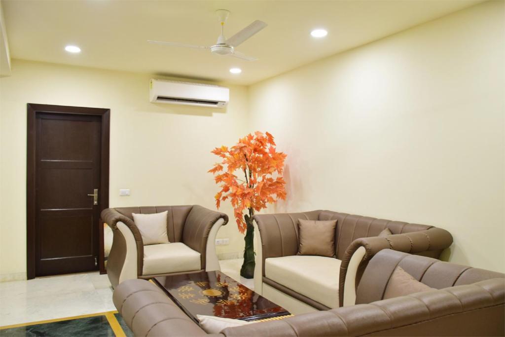 When In Gurgaon - Artemis Hospital 1 Min Walk, Fortis & Medanta 4 Mins Drive Εξωτερικό φωτογραφία