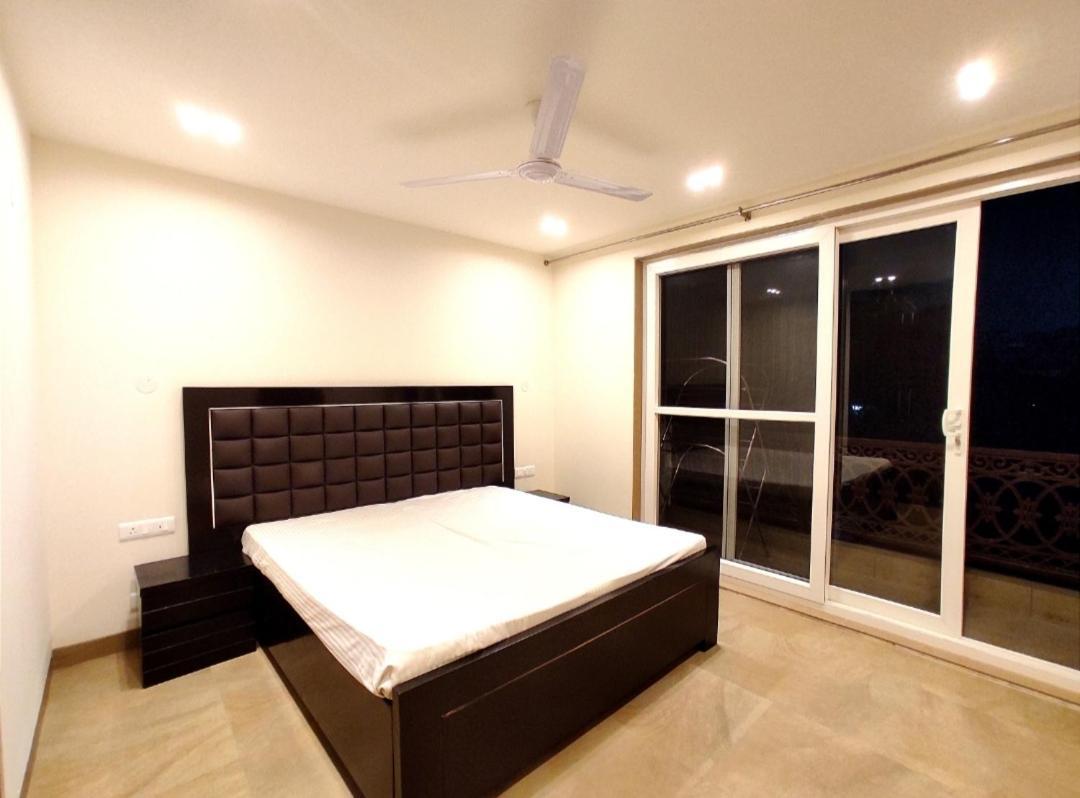 When In Gurgaon - Artemis Hospital 1 Min Walk, Fortis & Medanta 4 Mins Drive Εξωτερικό φωτογραφία