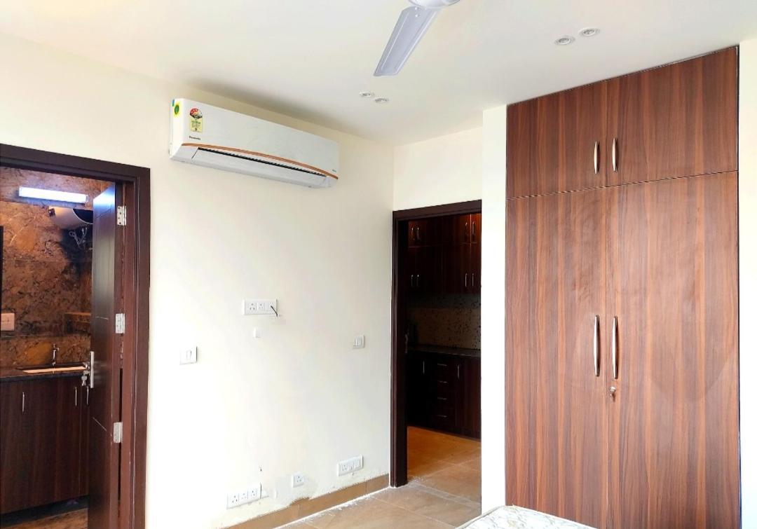 When In Gurgaon - Artemis Hospital 1 Min Walk, Fortis & Medanta 4 Mins Drive Εξωτερικό φωτογραφία