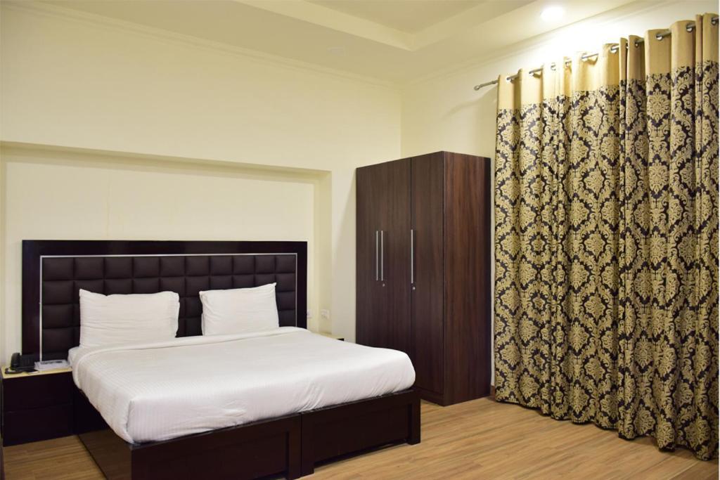 When In Gurgaon - Artemis Hospital 1 Min Walk, Fortis & Medanta 4 Mins Drive Εξωτερικό φωτογραφία